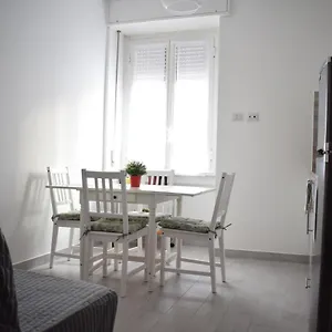 https://larche-comfortrelax-gambara-square-di-via-palma.italymilanhotels.net